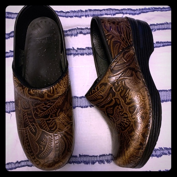 Dansko Shoes - Dansko clogs